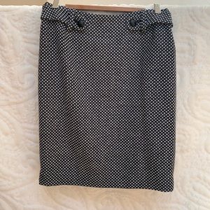 Banana republic wool skirt, size 2. Black and white.
